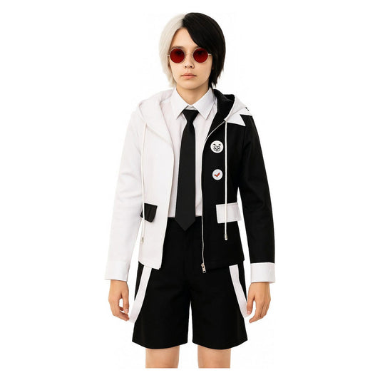Modelo con peluca disfraz Monokuma Danganronpa gafas rojas y shorts rayados