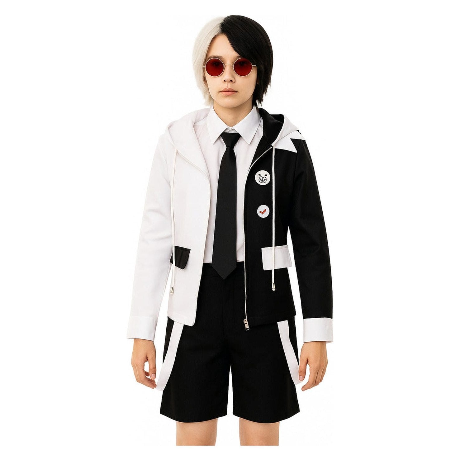 Modelo con peluca disfraz Monokuma Danganronpa gafas rojas y shorts rayados