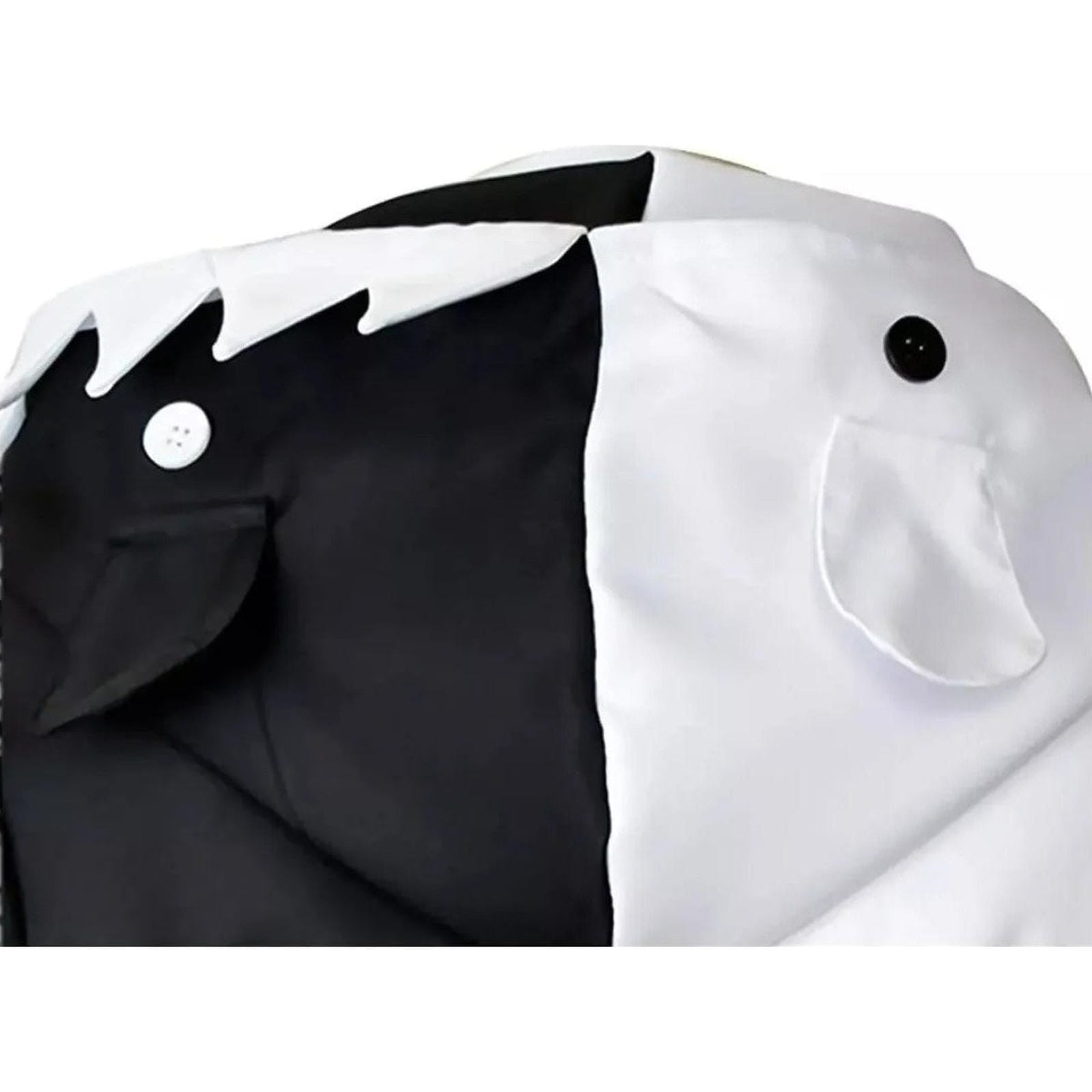 Detalle costuras y botones cara disfraz Monokuma Danganronpa chaqueta