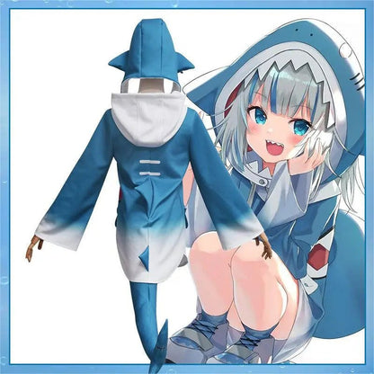 Vista trasera disfraz cosplay Gawr Gura con cola de tiburón azul